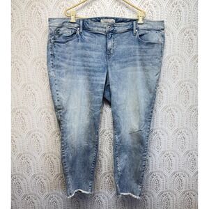 Torrid Boyfriend Jeans Women 24R Light Wash Denim Frayed Hem First At Fit Plus